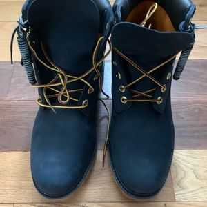 BRand new Suede Timberland boots